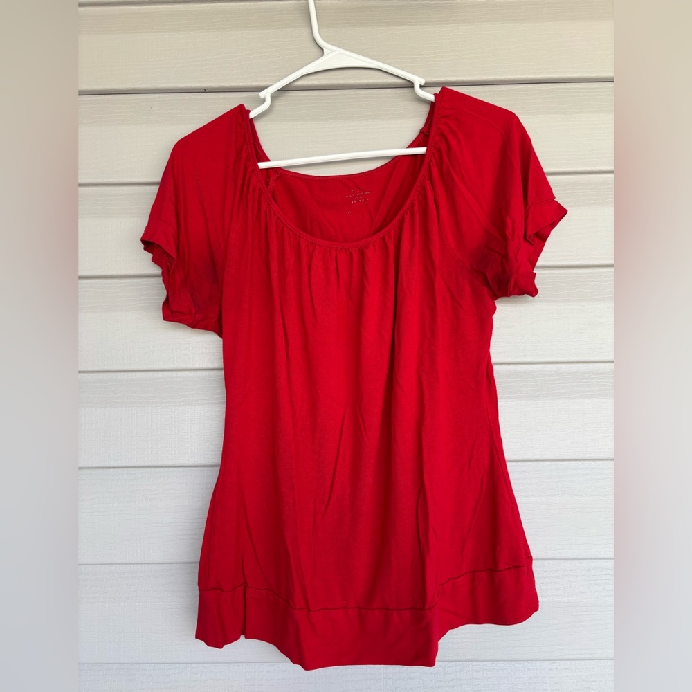 Women’s Red Scoop Neck Short Sleeve Top